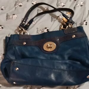 Coach Blue Shoulder Bag with Gold Turnlock Closure